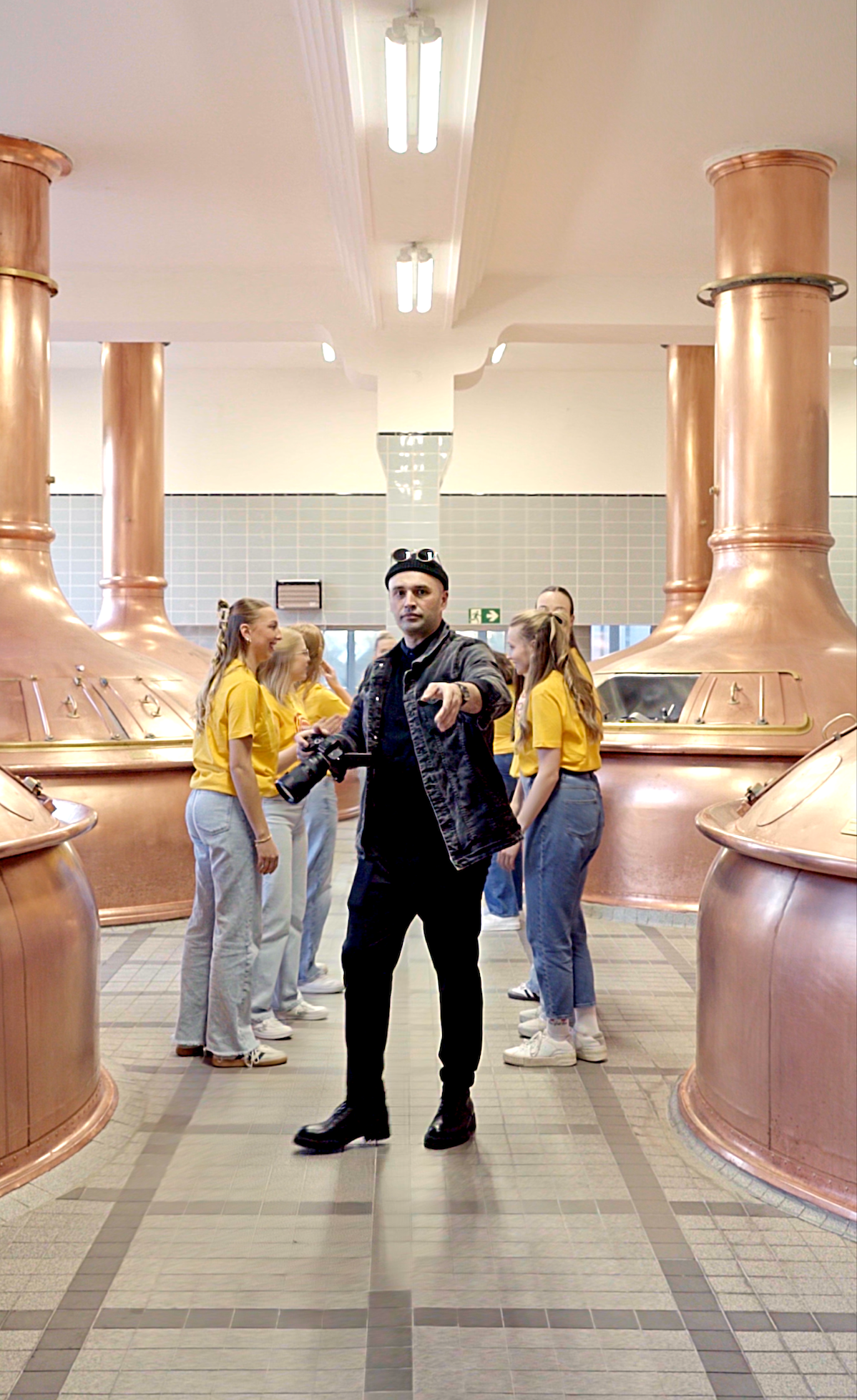 A-VISION ART Business Reportage-14f41 Ein junger Fotograf bei einer Business Reportage