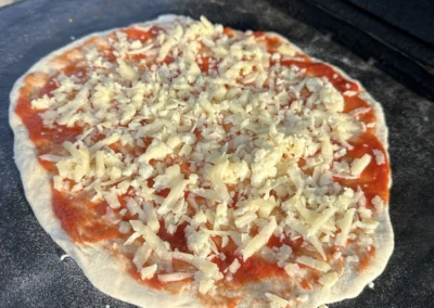scene disposable app event foto. pizza im grill